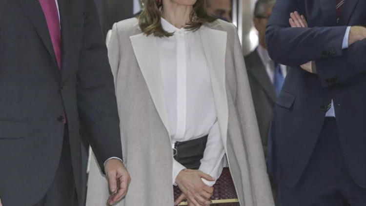 职场气质穿搭指南！轻松摆脱身上的幼稚感