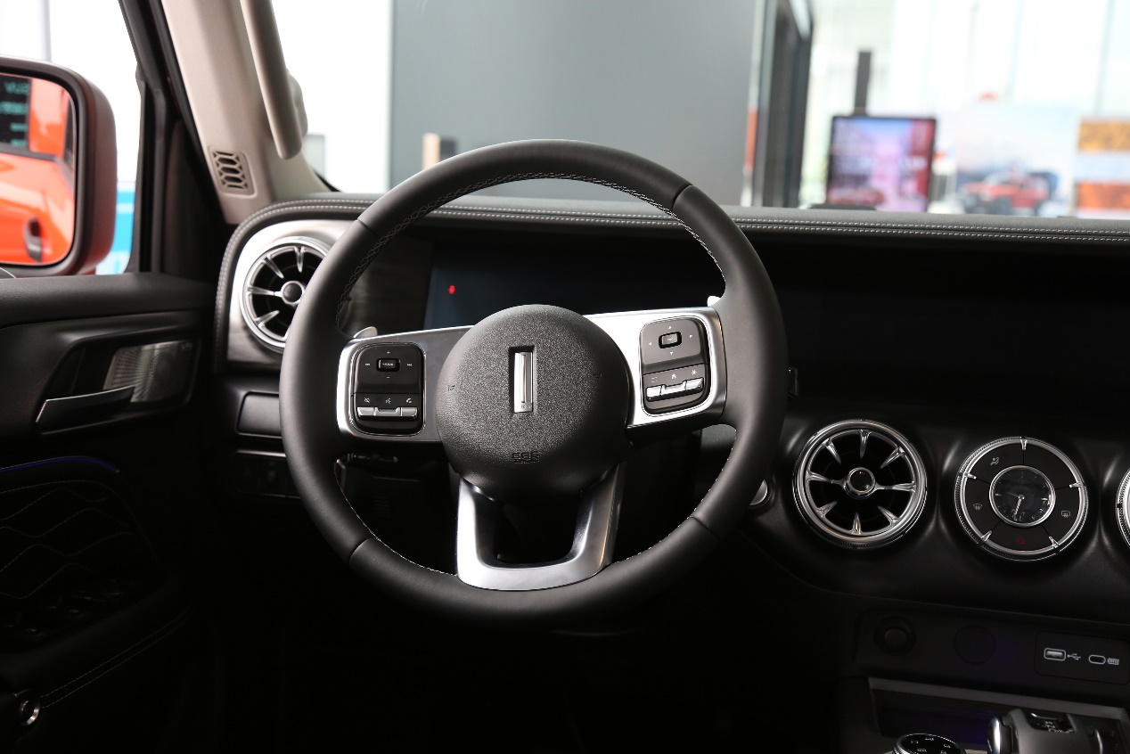 坦克300这款车多少钱七座,坦克300五款车型买哪一款最合适