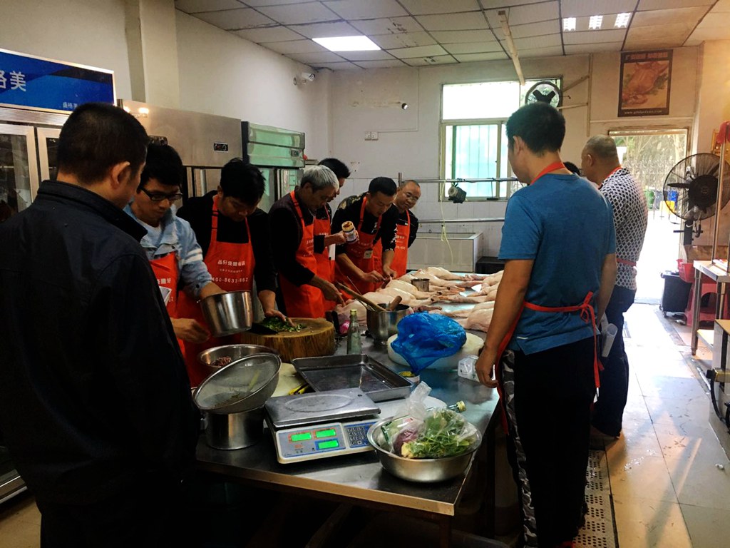 烧鸭如何持久脆皮,广式脆皮烧鸭教程