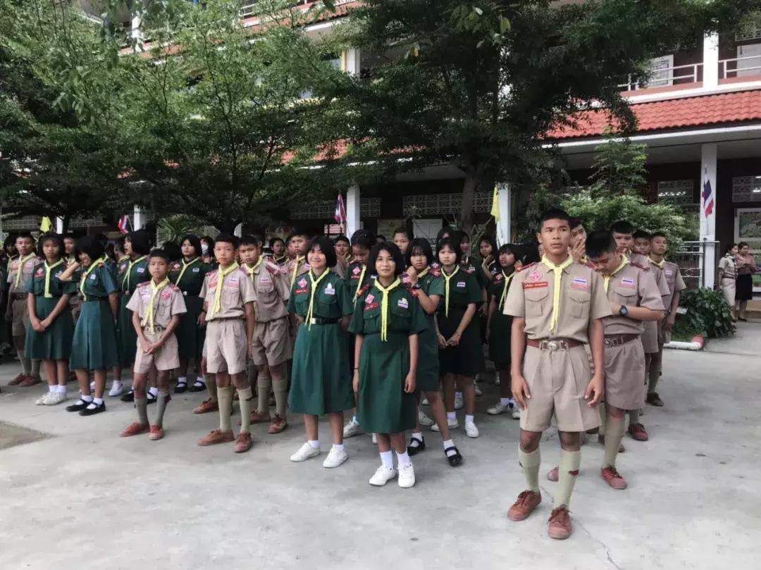 在切开与缝合之间磨合（一）|泰国校服文化脚注