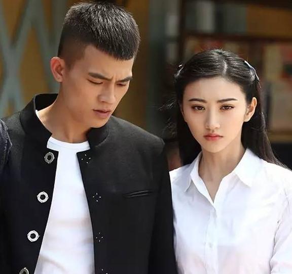 景甜的十年演艺之路,景甜2017年人气爆表势头强劲