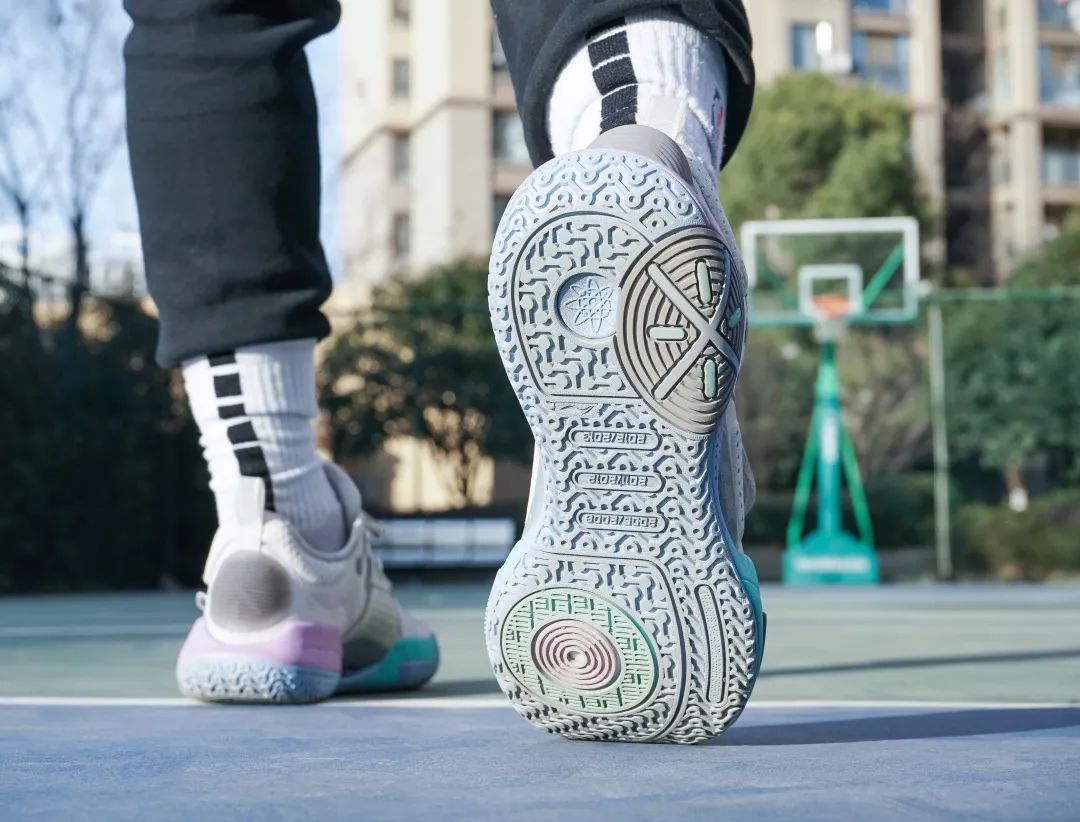 李宁全城9青年版有啥区别,李宁韦德之道全城9棉花糖