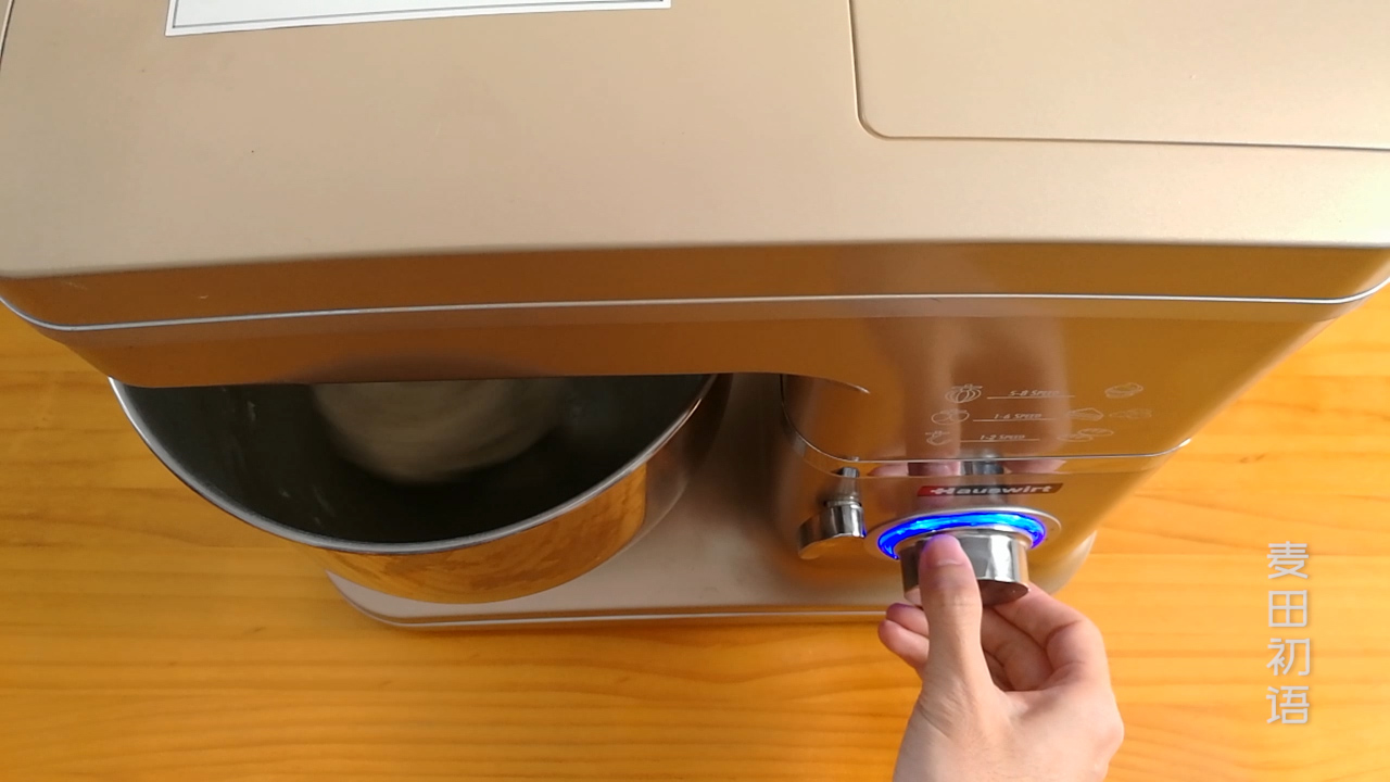 简单易学的披萨饼胚教程,意式超薄披萨饼胚家庭做法