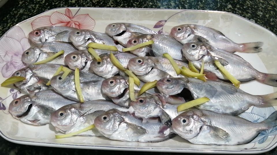 如何做红烧淡水银鲳,小银鲳各种做法
