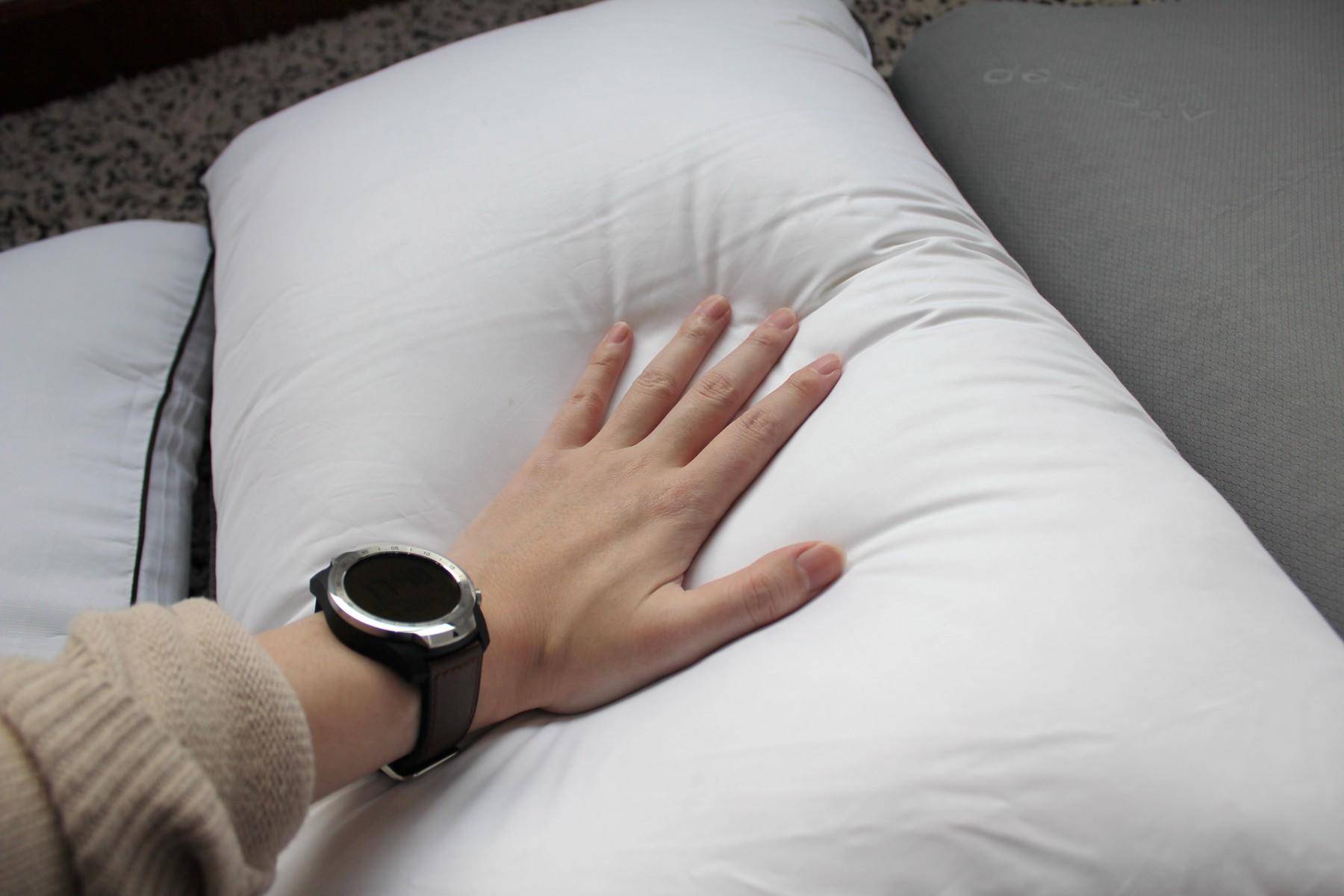 乳胶和太空记忆棉枕头哪个好,记忆棉波浪枕头真实测评