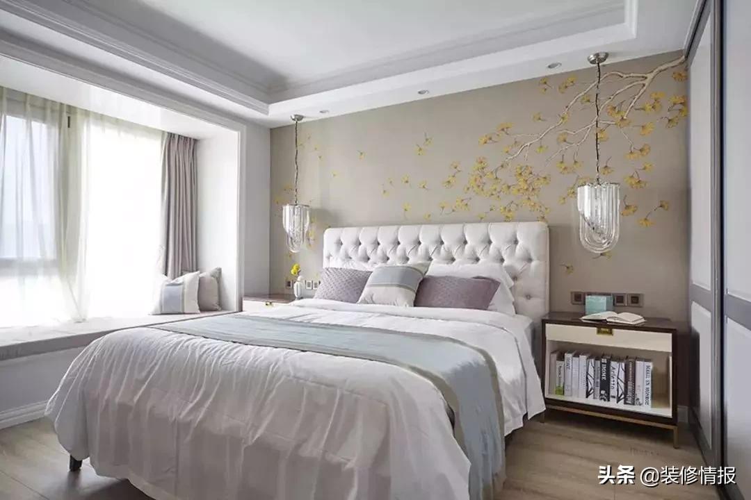 床头旁空荡荡怎么布置,卧室里床头背景怎么做好看