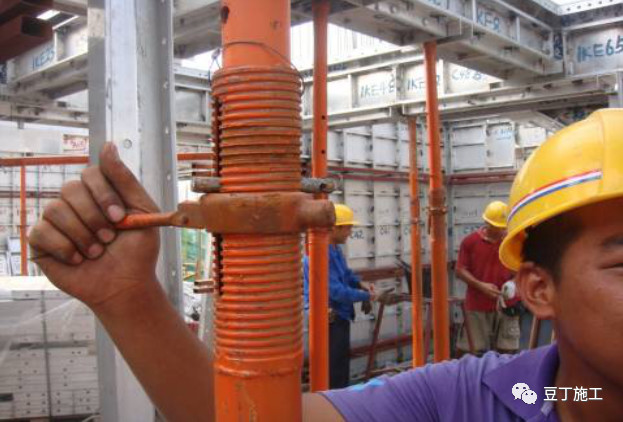 铝合金模板怎么和木模达到持平,木模板铝模施工