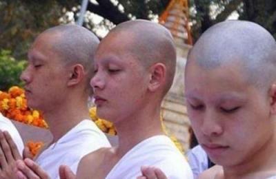 泰国人妖老了之后会是什么样?40岁之后的遭遇让人心生同情!