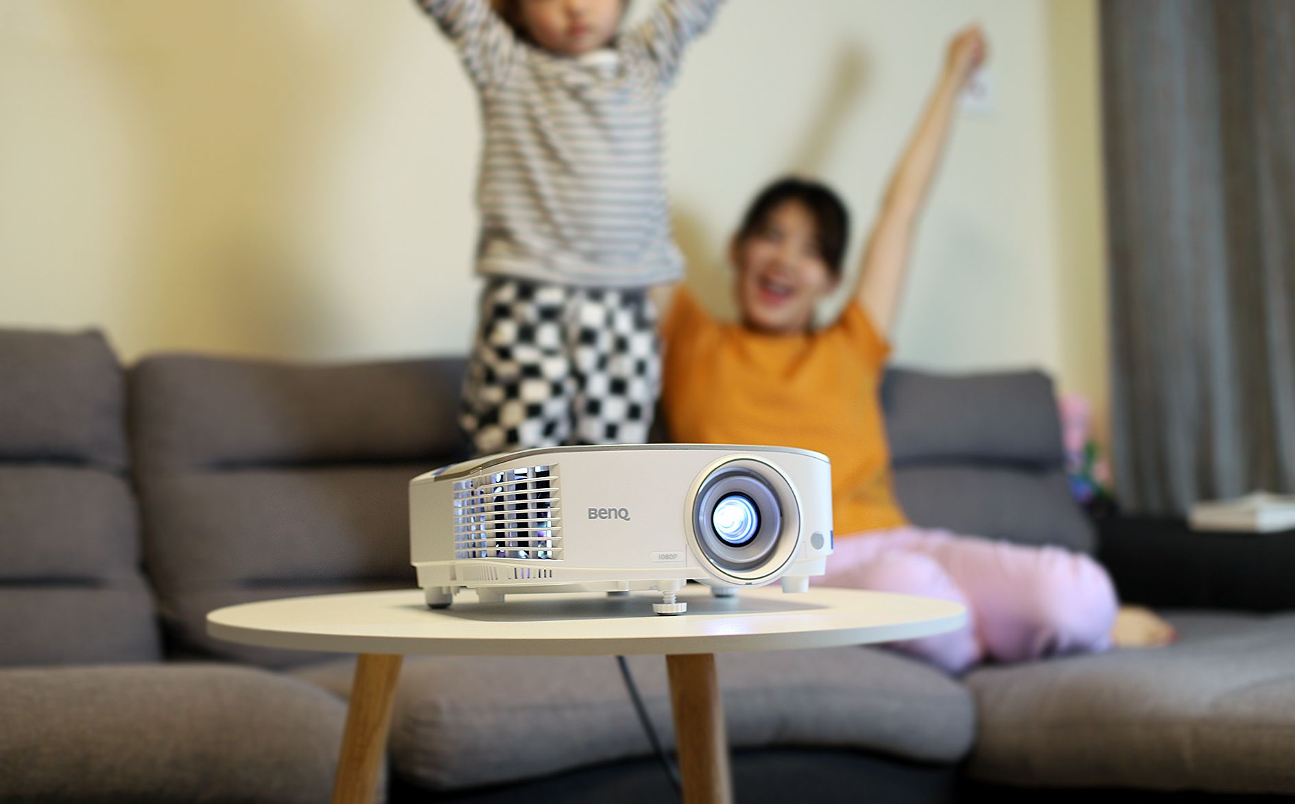 明基投影仪i707真实评测,爱普生投影仪tw5700tx和明基i707