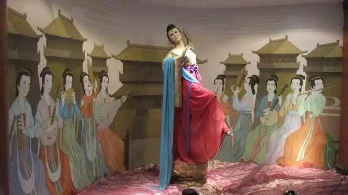 韩熙载夜宴图是南唐画家的作品,韩熙载夜宴图背后的南唐危局