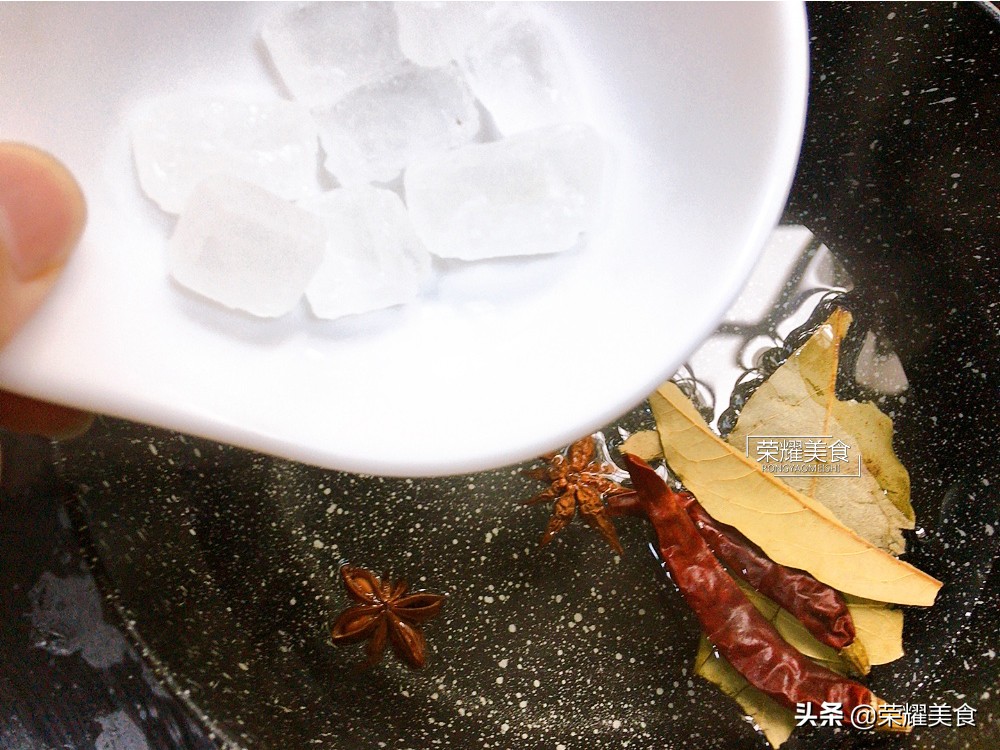 茶叶蛋很香吃起来更香,茶叶蛋很香但是不咸