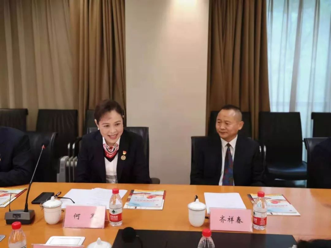 港澳青年委托公证人培训团到我市方圆公证处参观交流