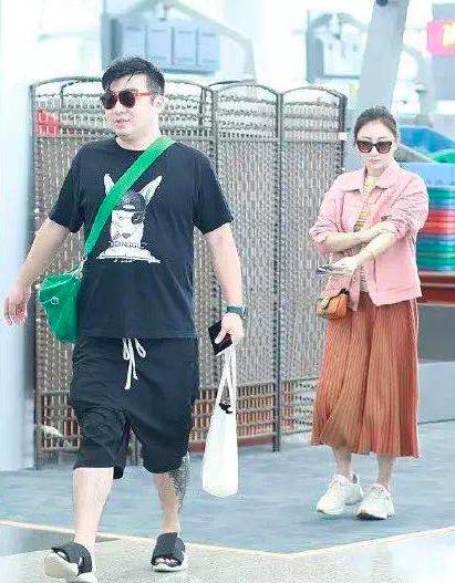 回顾何雯娜的成长经历,现在的何雯娜