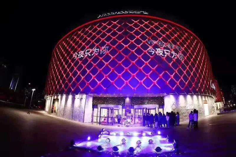 青岛海信广场破亿,万人空巷青岛