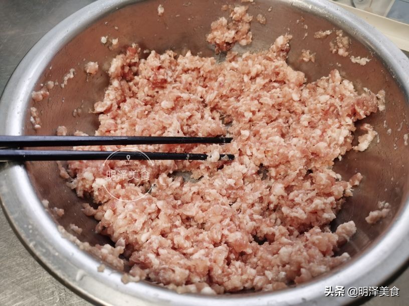 做馅饼和面的方法告诉我一下,做馅饼时如何让馅饼皮薄如纸