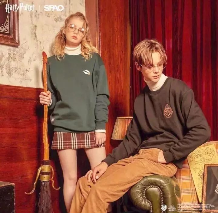 moschinohm合作款,hm和星际联名