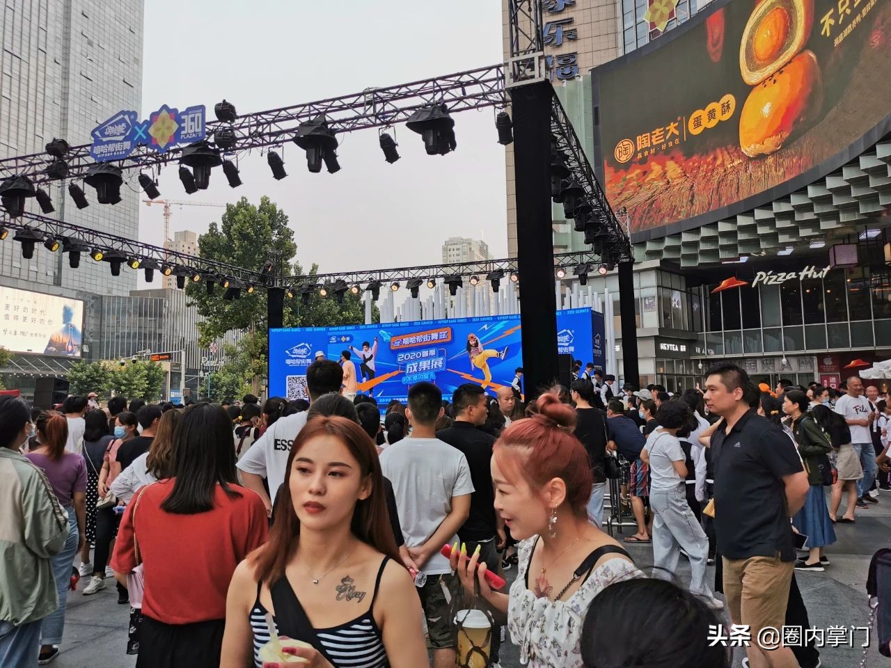 以前发朋友圈像做任务,现在很少发,学会了隐藏自己的喜怒哀乐