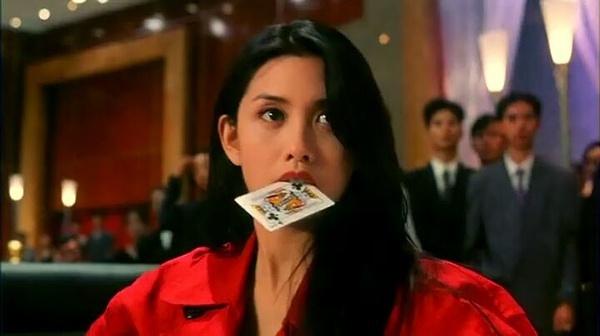 15部影视剧“名场面”，乌鸦掀桌，朱茵眨眼，她让人等了28年