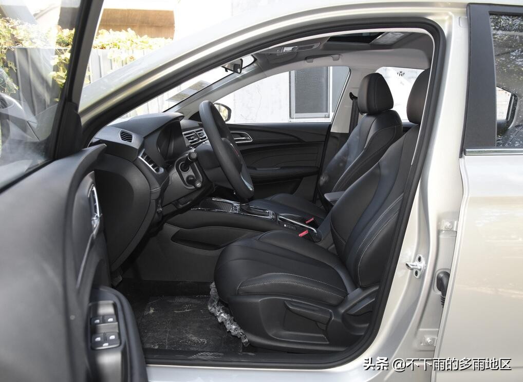 吉利帝豪和荣威i5发动机哪个好,吉利帝豪和i5怎么选