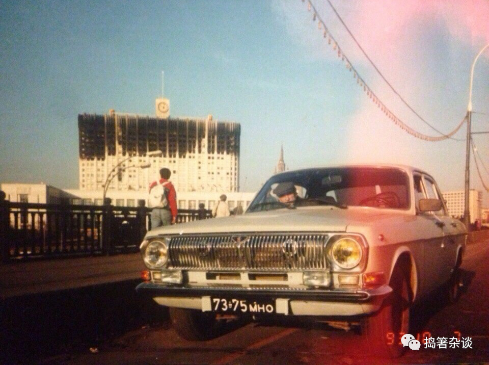 浮光掠影20191103—世界博览会、日光浴的德国女孩、俄罗斯白宫