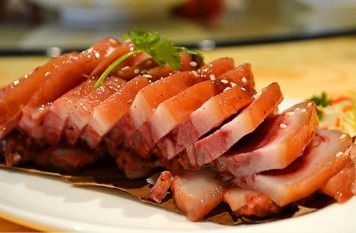 为什么自己在家做的猪头肉特别腻,为什么自己卤的猪头肉太软