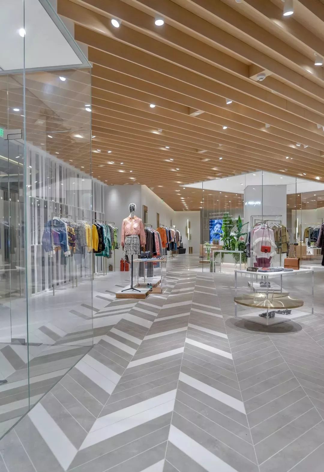 刘雯江疏影,江疏影刘雯同款服装品牌