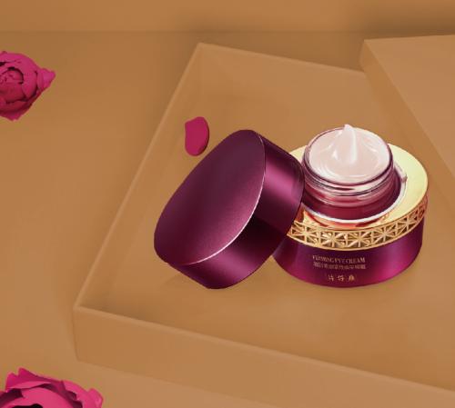 片仔癀护肤品精华液,片仔癀化妆品效果怎样