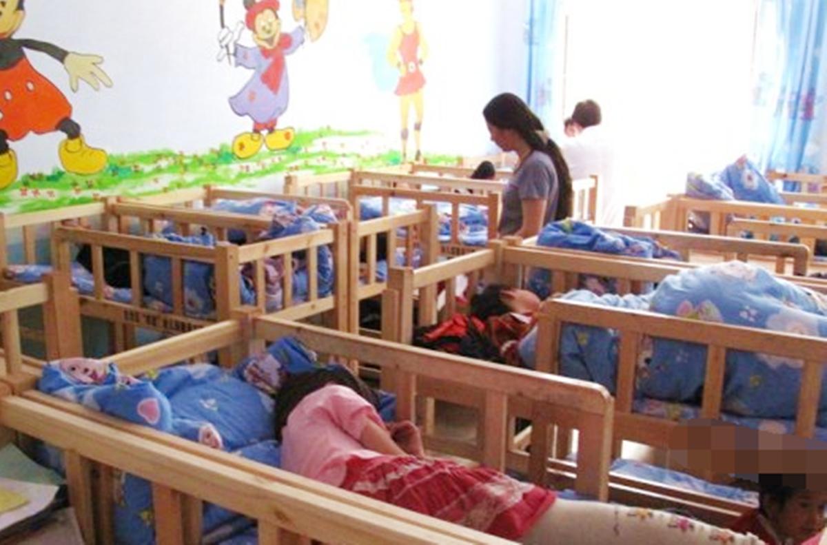 幼儿园午睡三个小时合理吗,在幼儿园为什么要让孩子午睡