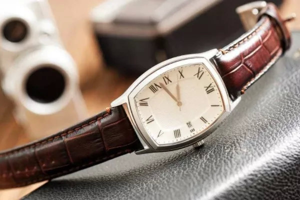 金属表带适合冬天吗,苹果手表冬天戴什么表带