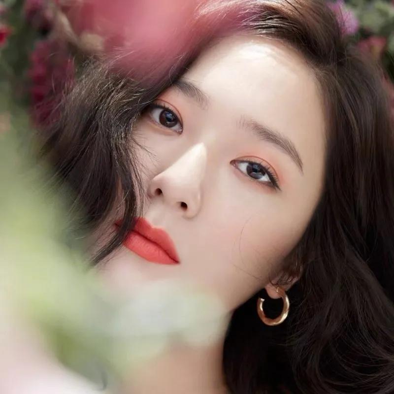 看一下明星的穿衣搭配,一起来看看明星的时尚搭配