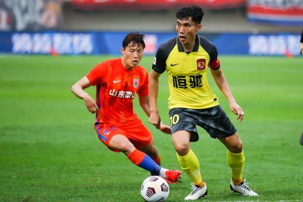 上媒嘲讽恒大：用“为国养士”标榜自己，实则毁了南粤足球和国脚