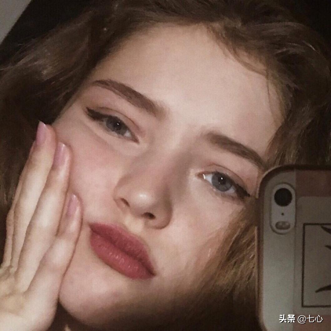 抖音伤感语录文案图片,怪我不自量力妄想徒手摘星出自哪