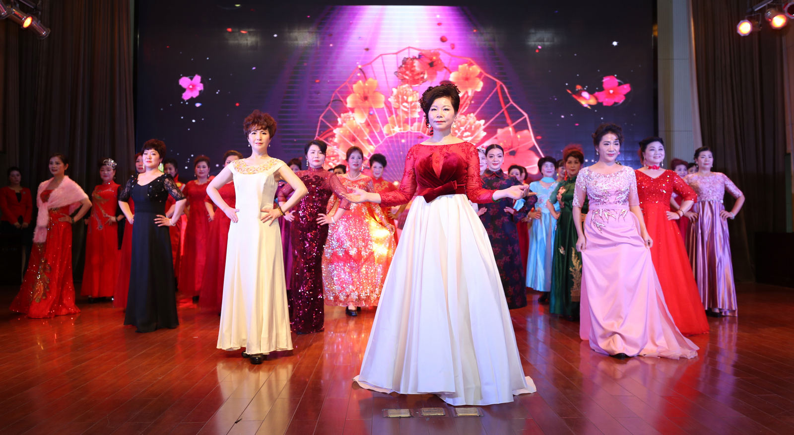 襄阳迎春晚会直播,襄阳市迎春联欢晚会精彩上演