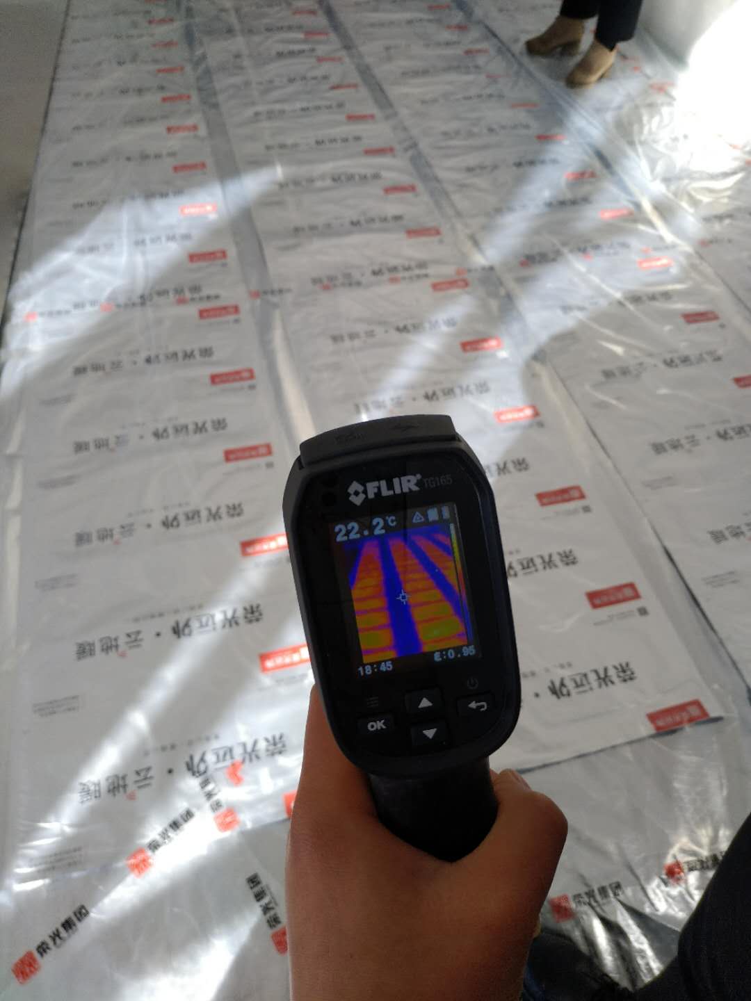 石墨烯地暖膜每平米耗电是多少,18平方用石墨烯地暖耗电多少