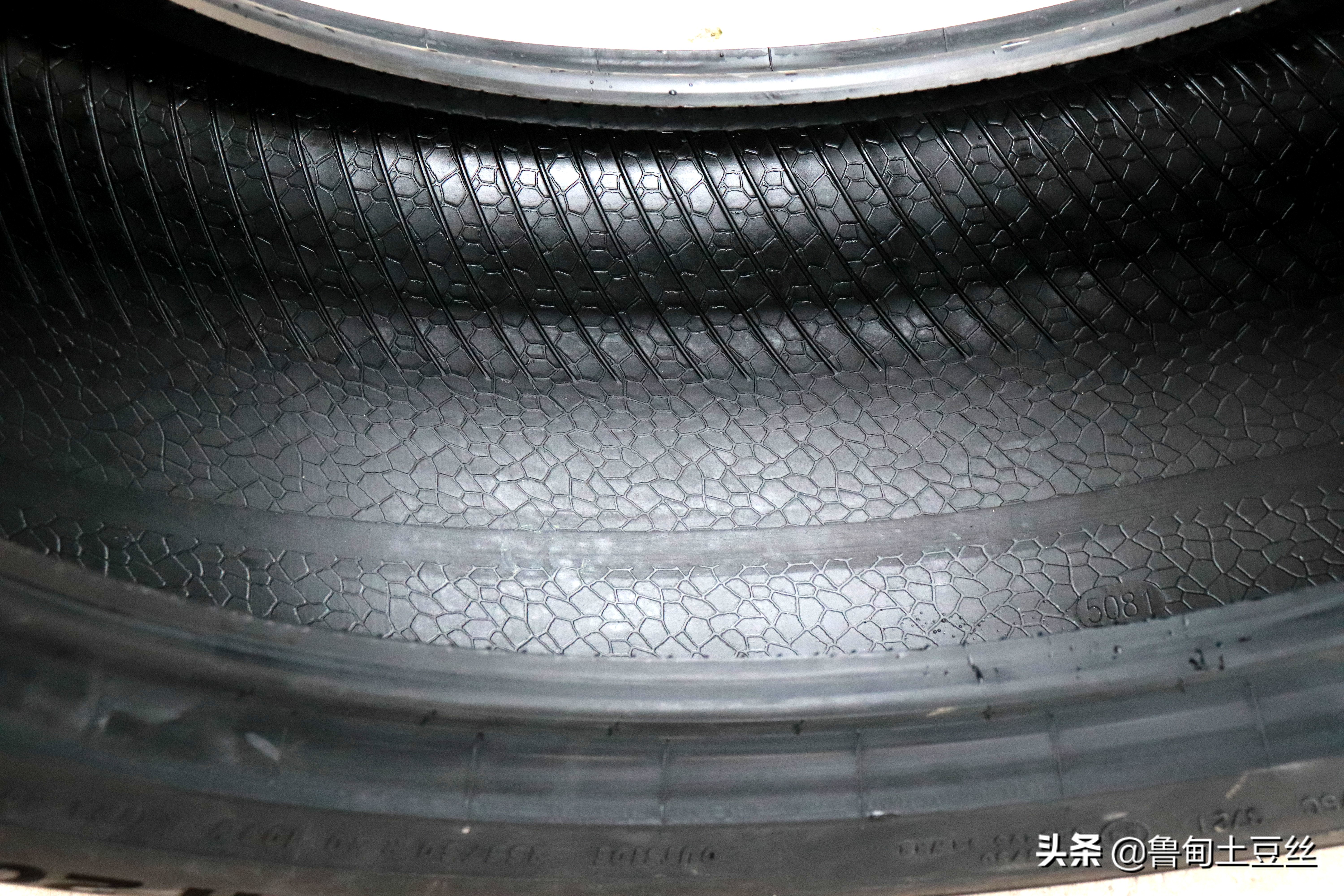 「毂锐驰」舒适操控乐趣兼备—进口探险者改装劲风驰轮胎静音棉