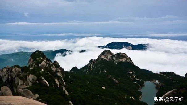 深山裸露的大块岩石,安徽名山大山