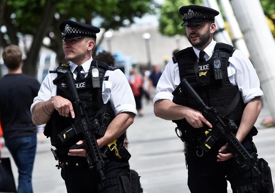 胆大包天!英国男子性侵同床陌生女子,当时他妻子就睡在他身旁