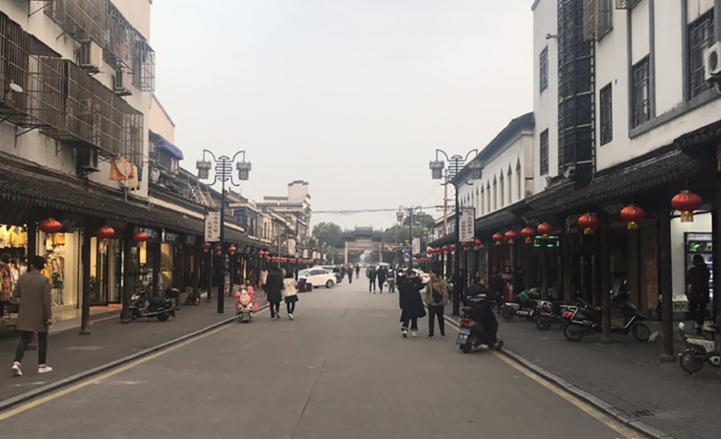 千灯古镇里的卧佛,苏州值得去的古镇