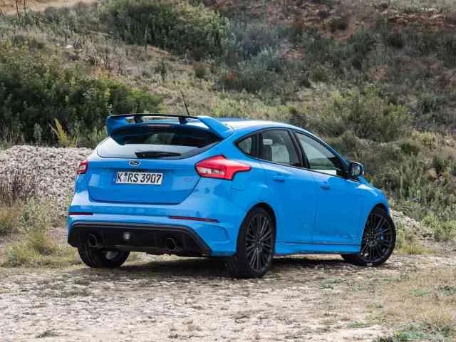 福特福克斯两厢rs落地,福特福克斯rs拉力赛车