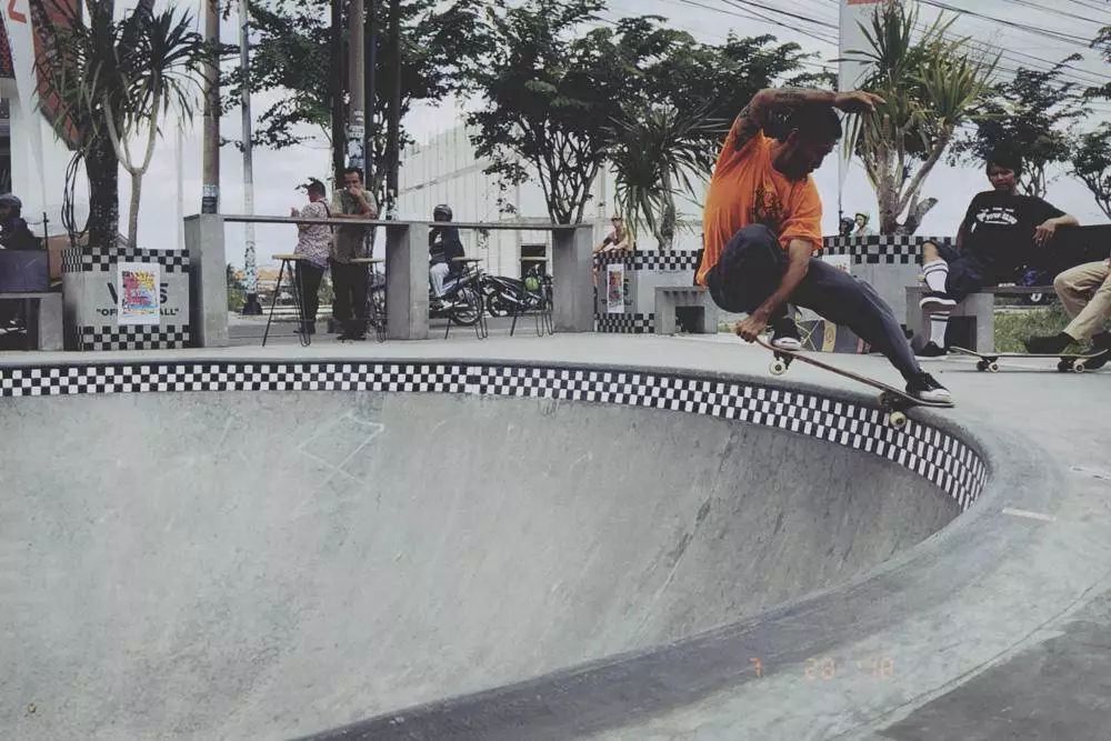 滑板人与普通人,滑板人的生活现状