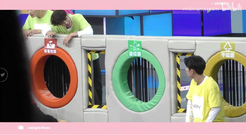 肖战2018年快本舞台,肖战快本后台采访