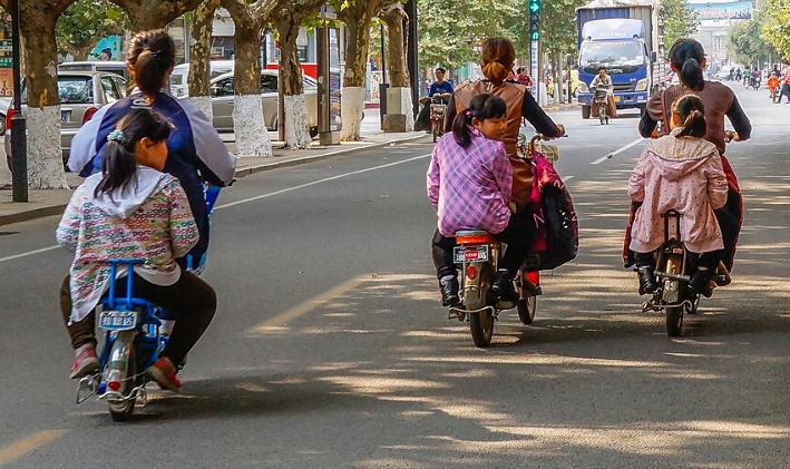 新国标电动车四大危害,新国标电动车的缺点