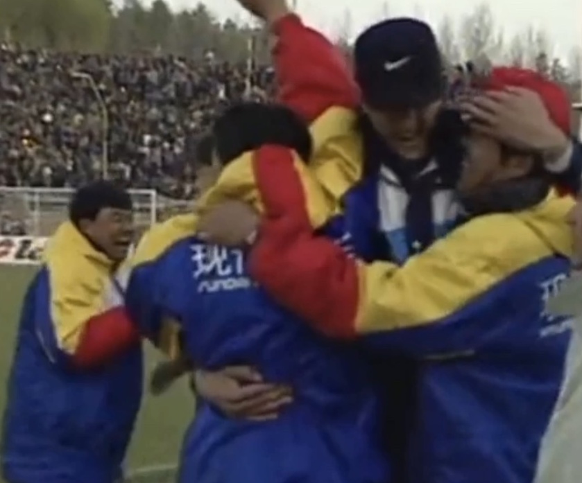 回首“延边保卫战”，1996赛季最为惊心动魄、波澜壮阔！大家还记得看台上的打火机吗？