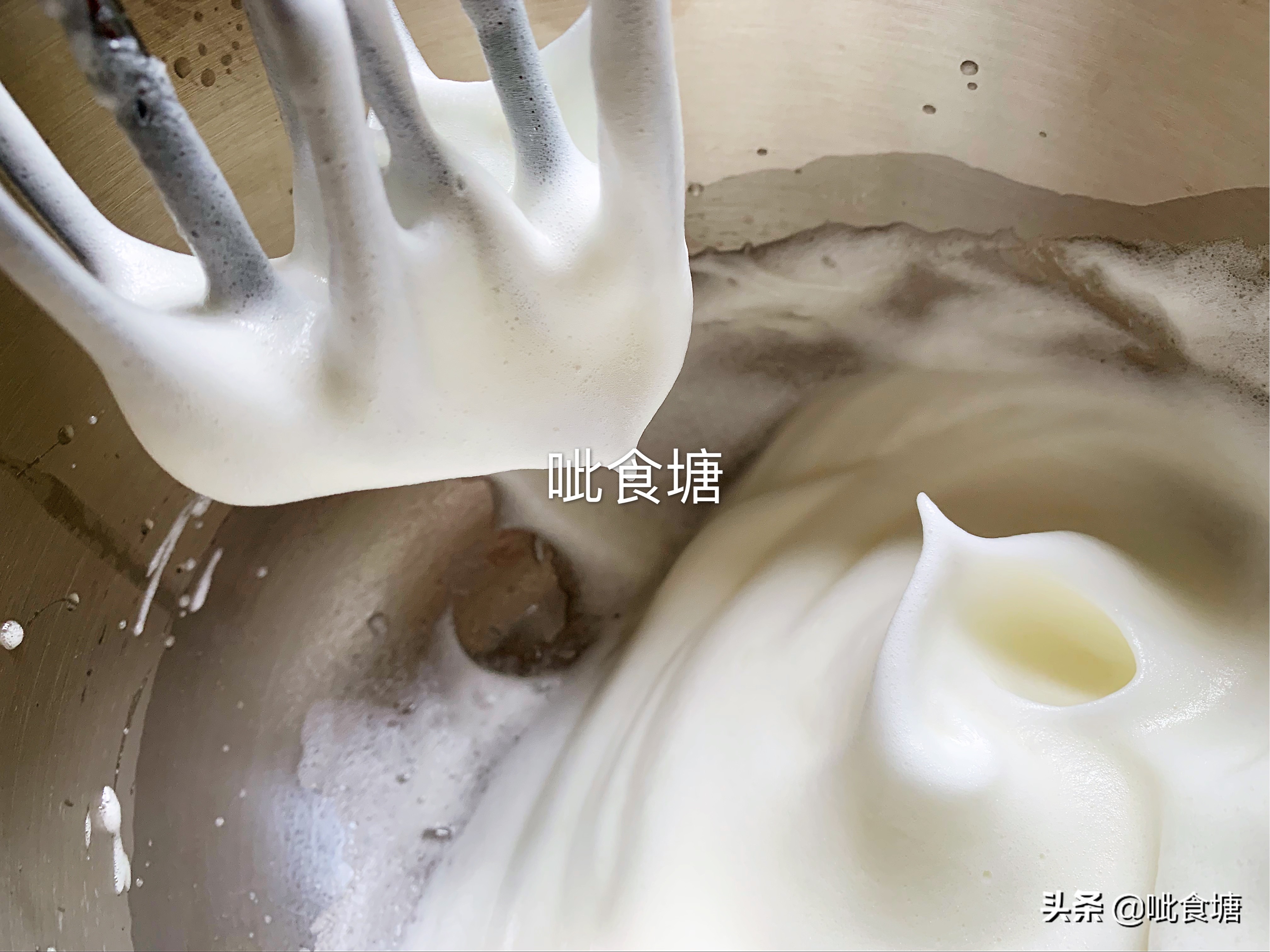 防止蛋糕回缩的办法电饭煲,电饭煲做蛋糕回缩是什么原因