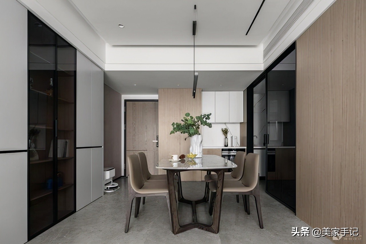 电视墙柜子美观实用大气,深圳夫妇全屋打柜子