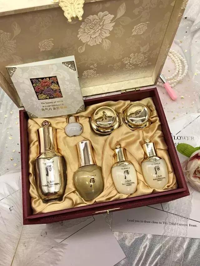 护肤品一套几支,一套护肤品套装