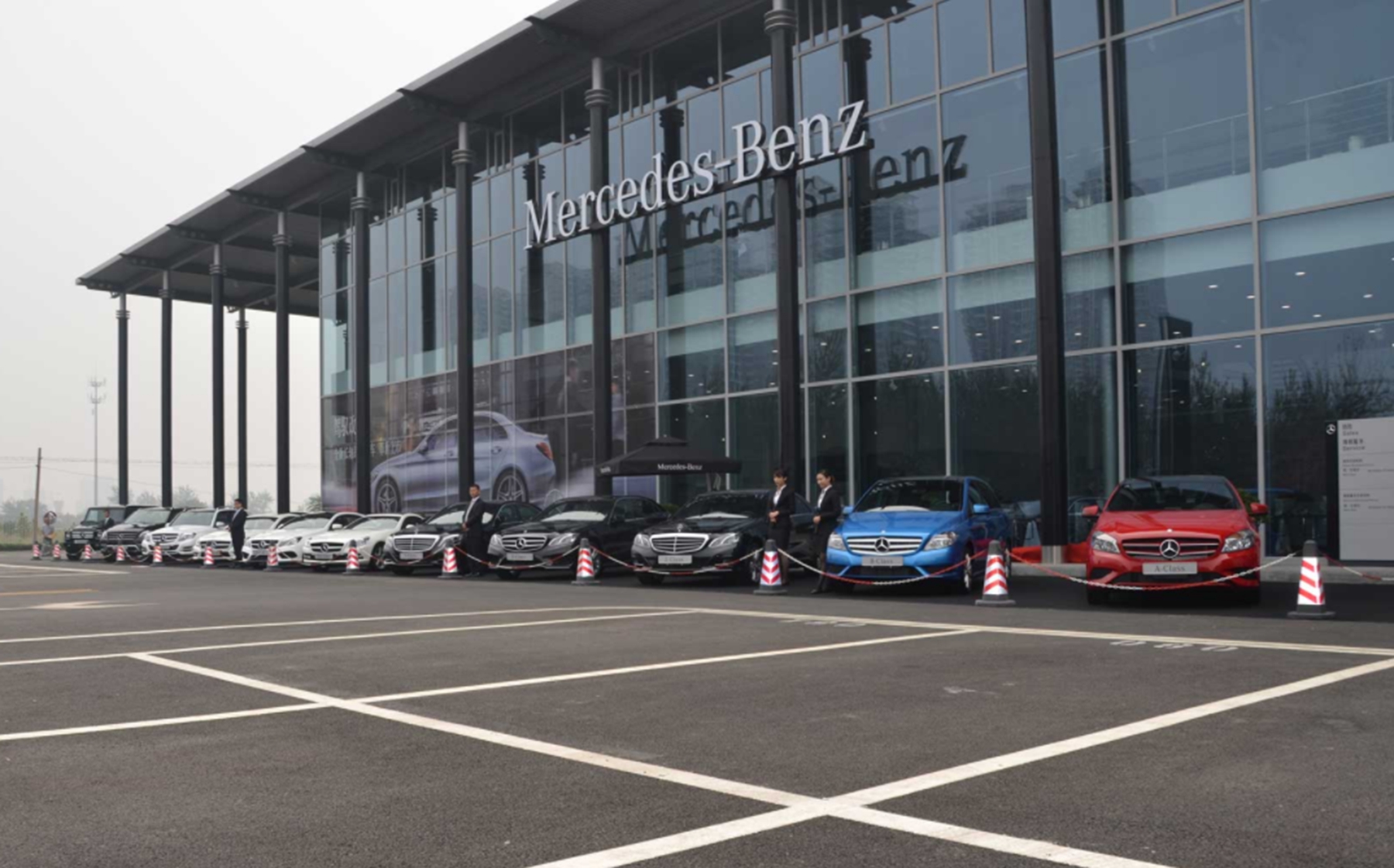 买车贴膜是不是全部免费贴膜,买新车4s店为什么不给手续