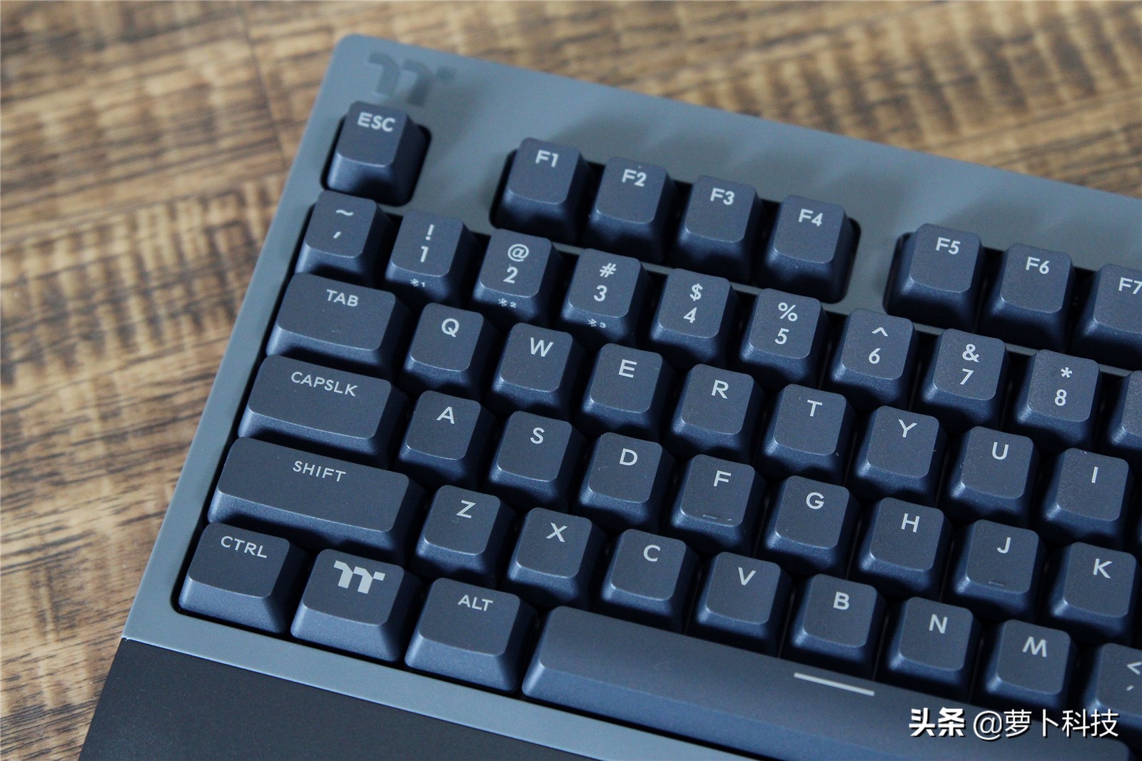 pc平板手机协同办公,平板适合的三模键盘