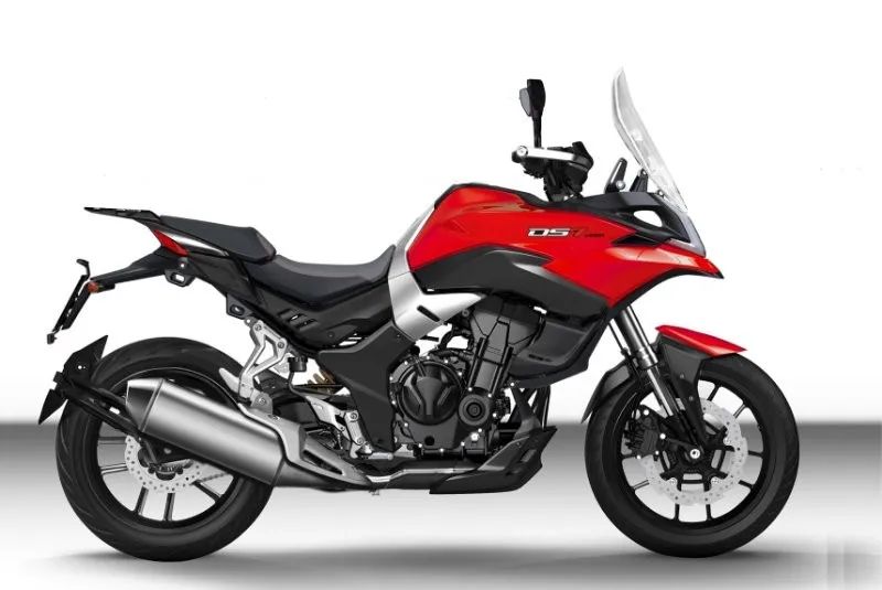 voge无极500r和豪爵铃木gsx250r,隆鑫voge大单缸