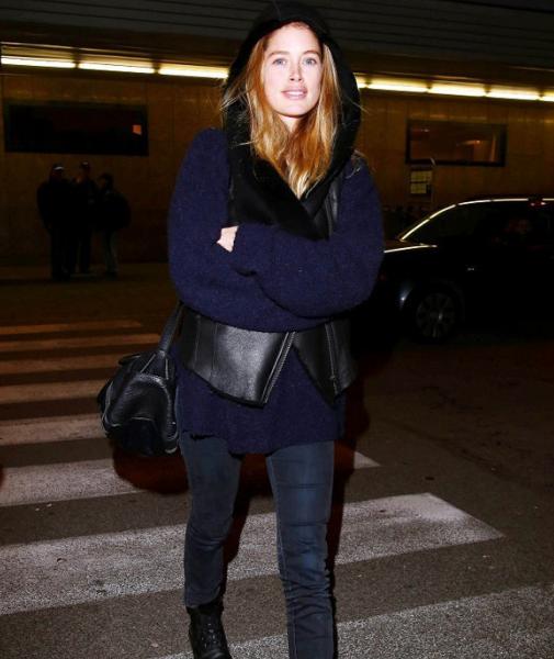 皮肤黑黄的女生穿什么颜色好看,颜值高的女人发色